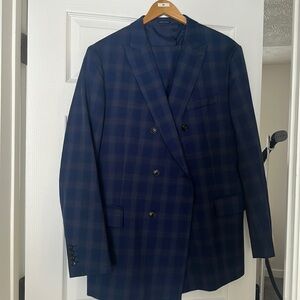 Men’s double breasted navy blue plaid suit